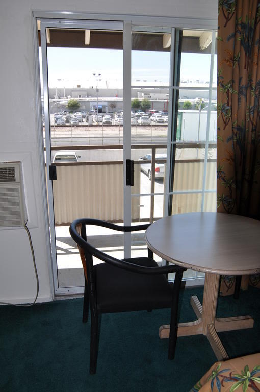 Lax Suites El Segundo Room photo