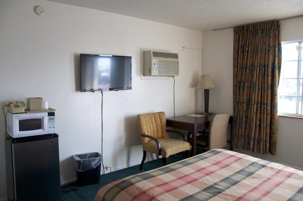 Lax Suites El Segundo Room photo